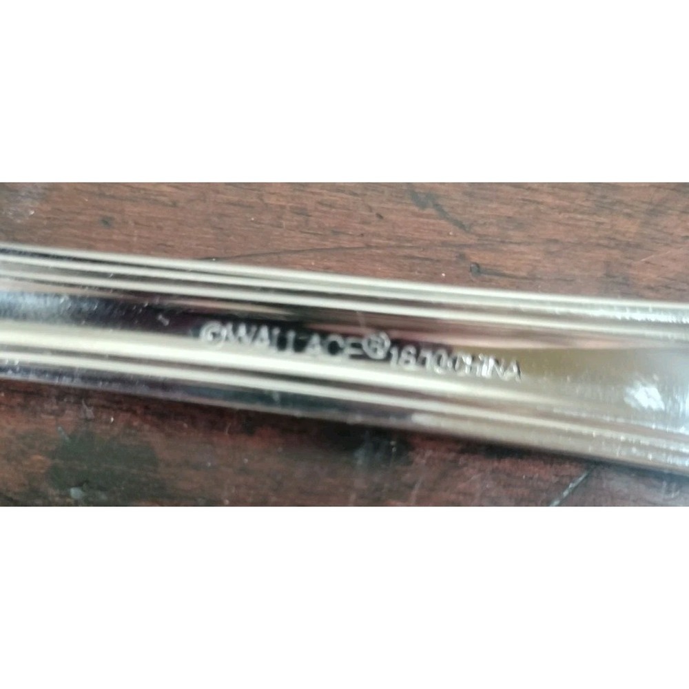 Wallace‎ Napoleon Bee 18/10 Stainless Steel Dinner Fork (Set of Four) - Picture 4 of 6